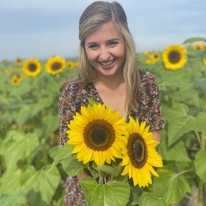 Meet your Posher, Ariana